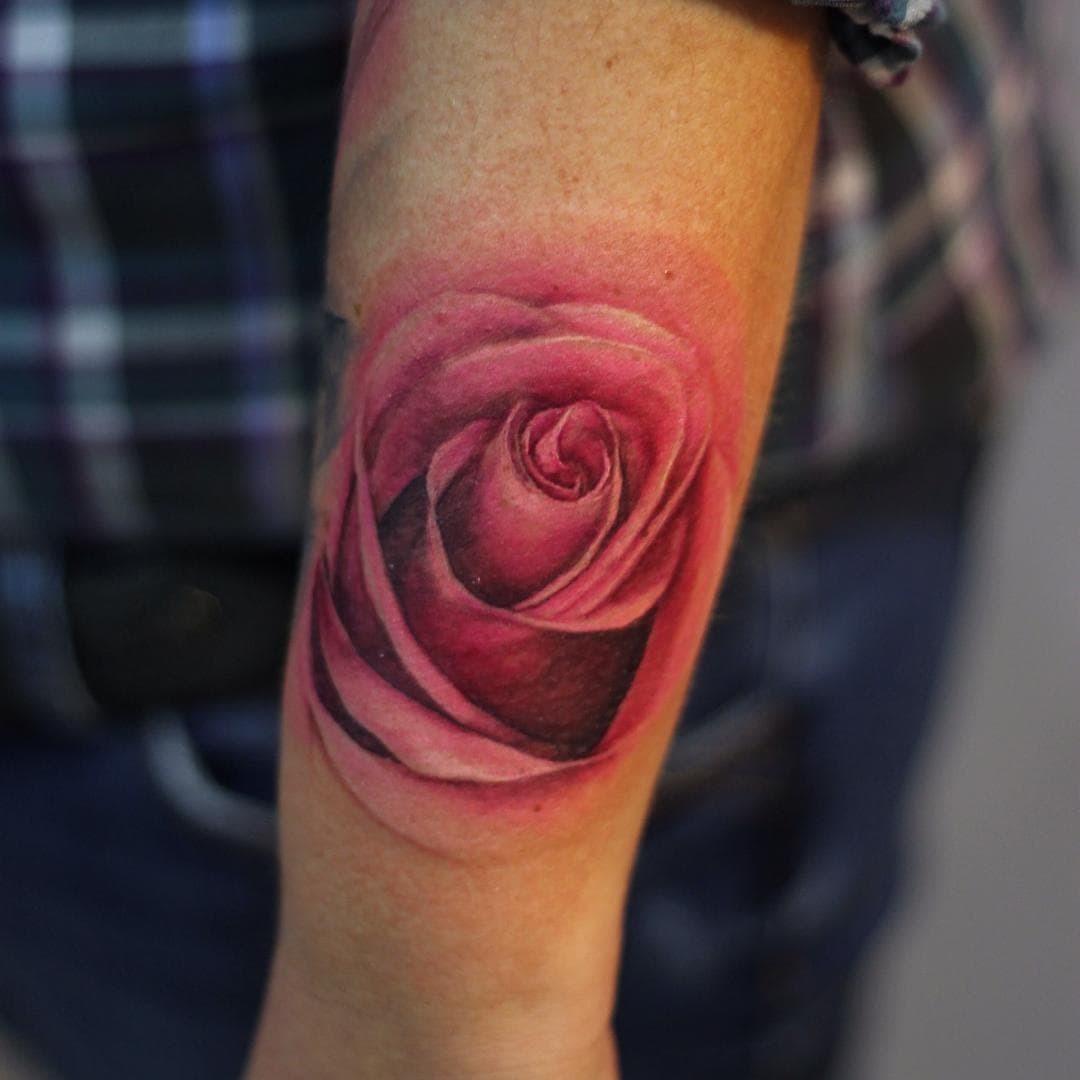 Rose that i tattooed this afternoon. #rose#rosetattoo#flower#tattoo#realistictattoo#art#fkirons#electrumstencilprimer#savemyink#skinartmag#tattooartist#silverbackink