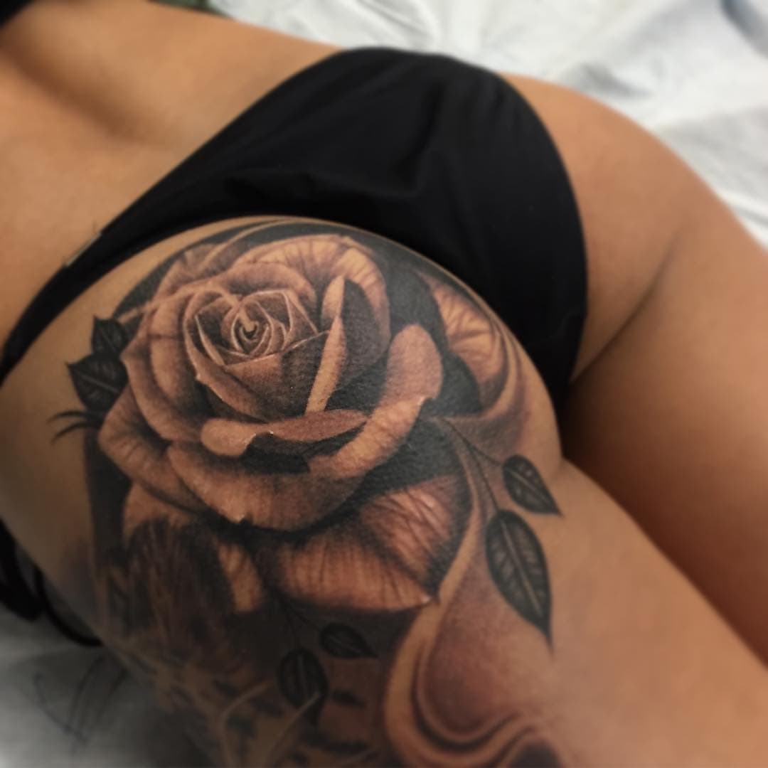 Back at it again with some #roseriguez action tonight. #goodfellastattoo #alecrodrigueztattoo #rose #rosetattoo #butttattoo