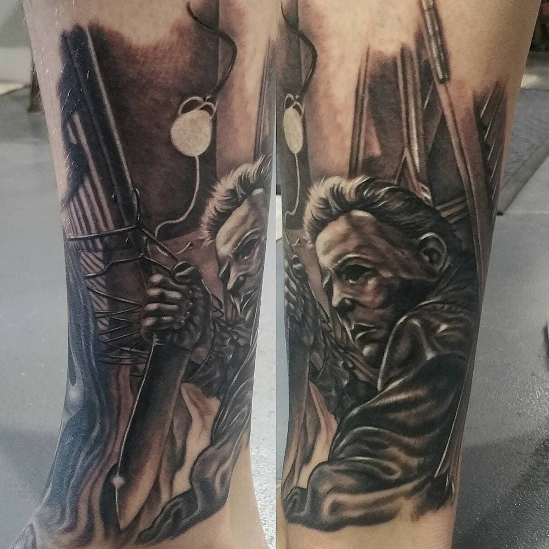 Chipping away at this Horror themed leg. #blackandgray #ladytattooers #darkartists #tattoo #halloween #horror #cultclassics #michaelmyers #milestogo #creepy