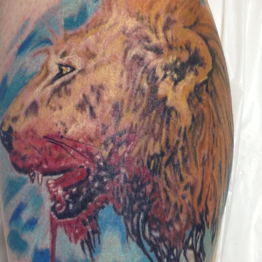 "Once you become fearless, life becomes limitless" #colortattoo #realism #iowaartist #oskaloosa #invivostudios #supportlocal