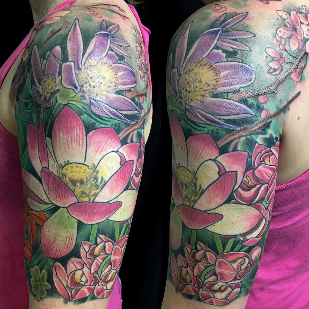 Finished with Jennifer’s #floraltattoo @shanewallintattoo 
#garnettattoo #sdtattoo  #sandiegotattooer #sandiegotattooartist #sandiegotattoo #sandiegotattooshop #pacificbeach #pb #pbtattoo #minneapolistattooartist #twilighttattoo #twilighttattoostudio #lotustattoo