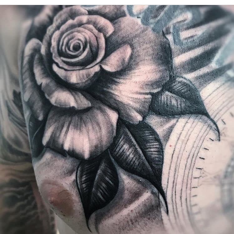 Details by @mrosetattoos 🖤 #foreverboundtattoo #bristol #bristoltattooshop #bristol #bristolartist #bngink #blackandgreytattoo #rosetattoo #bristollife