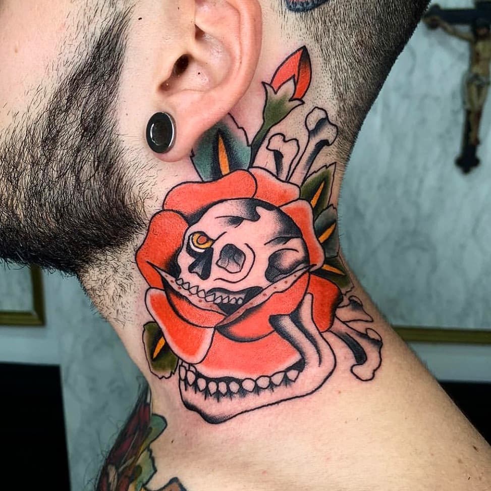 Pieza para el cuello de nuestro amigo @jimbo.tattoo !! Realizado por @juanmimartintattoo 
Para citas o información escríbenos por MD 📩 o pásate por el estudio en calle Carrereria n33 !! #tattoo #tattoos #traditional #traditionaltattoo #oldschool #oldschooltattoo #classictattoo #art #ink #malaga #malagatattoo #onelovetattoomalaga