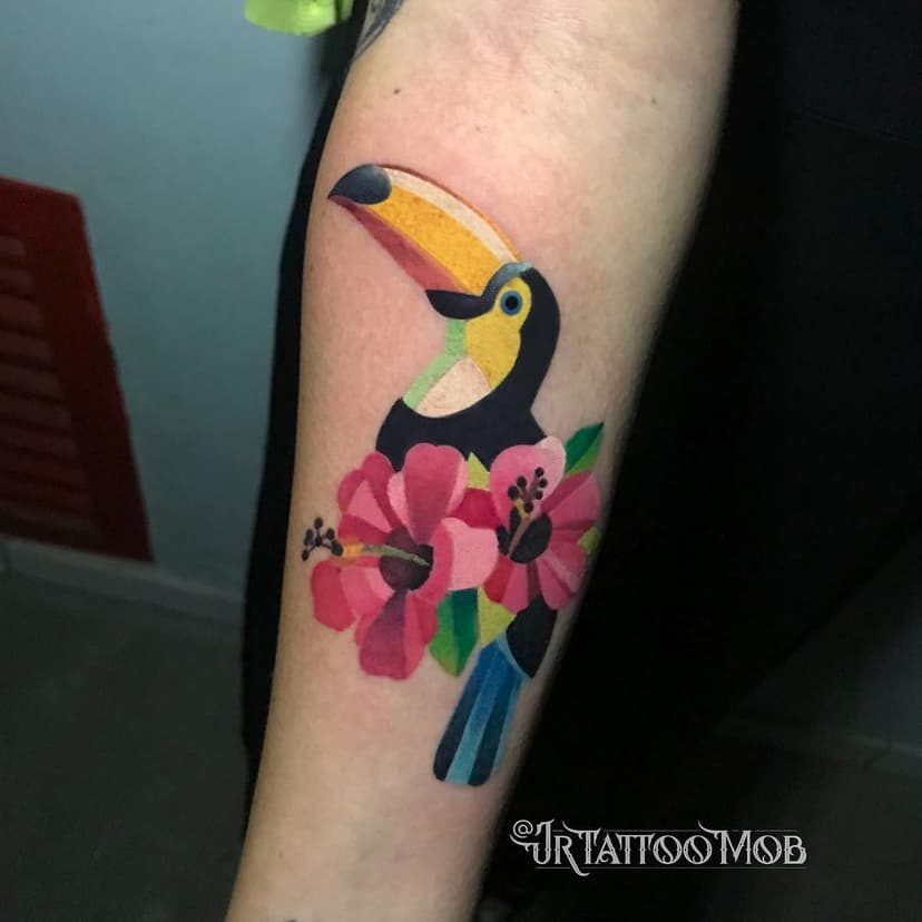 Tucano e suas flores... #jrtattoomob 
#tattoobsb 
#bsbtattoo 
#tucano