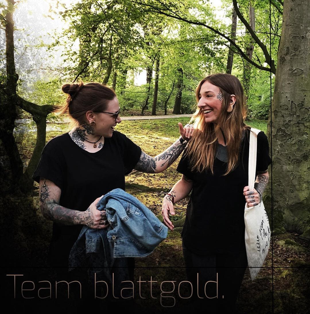 🌿Das sind wir - Team blattgold.🌿 Kreativ und motiviert genug, um uns auf den Markt zu schmeißen🎊 🍃Wir sind nun hier und bei Facebook - www.facebook.com/blattgold.piercing.tattoo/ - für Euch da🍃 🧡Während wir unser Studio hübsch werkeln, bekommt Ihr alle weiteren Infos🧡

Mit ganz viel Liebe, Debby und Pia🌾