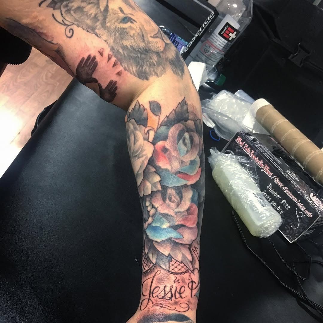 Sleeve coming together courtesy of @thaonly_jessiep and myself. 4yrs in the making. 😍💯💥#detroit #detroittattooartist #blacktattooartist #sleeve #tattoosleeve #freehandtattoo