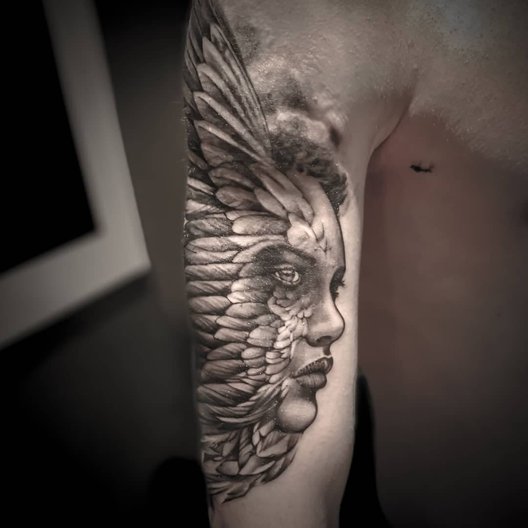 Lady Harpy. @nigra.tattoo
.
.
.
.
.
#goranivic #nigratattoo #ink #paristattoo #realistictattoo #tatouage #tattoo #tattooparis #inked #paname #paris #paris5 #saintgermain #tatouagefemme #nigraart #tattooart #blackandgraytattoo #saintgermaindespres #art #tatouagerealiste #customtattoo #femmetatouée #harpy #harpie #wing #wings #ailes #tattooportrait #wingtattoo