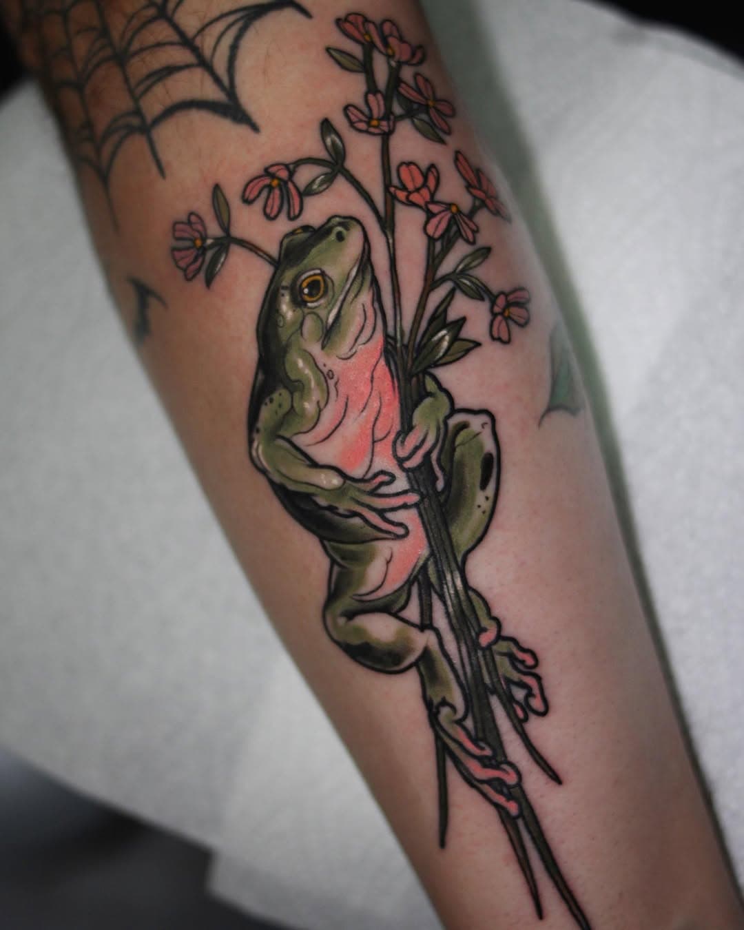 Got to do this lil froggo from my older flash sheet for Marcelo! Was a pleasure, bud 🙏
*
*
*
*
 #neotradsub #neotradstyle #neotraditionals #ntgallery #taot #thenewtraditionalgallery  #vegantattoos #neotraditionaltattoo #thebesttattooartists #d_world_of_ink  #vegan #uktattooartists #neotraditional  #berlin #berlintattoo #neotradeu #vegantattooartists #torontotattoo #brightontattoo #winnipegtattoo #myneotraditionals #uktta @uktta #taot @tattoosnob