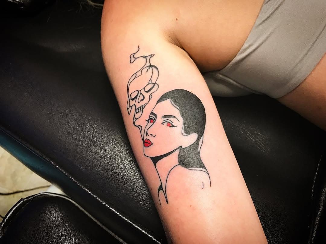 She’s got the looks that kill 🎸 
Swipe left to see 90 days healed! I’ll be doing a black and grey special until the end of August on Palm sized tattoos Direct Message me for more info 💯