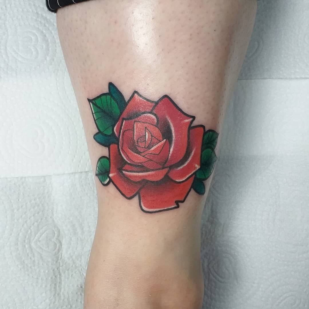 Essa foi a primeira #tattoo colorida feita pelas mãos da @laisdiastattoo e aí, curtiu? 
Então não perde tempo e agenda para fazer a tua também!!!