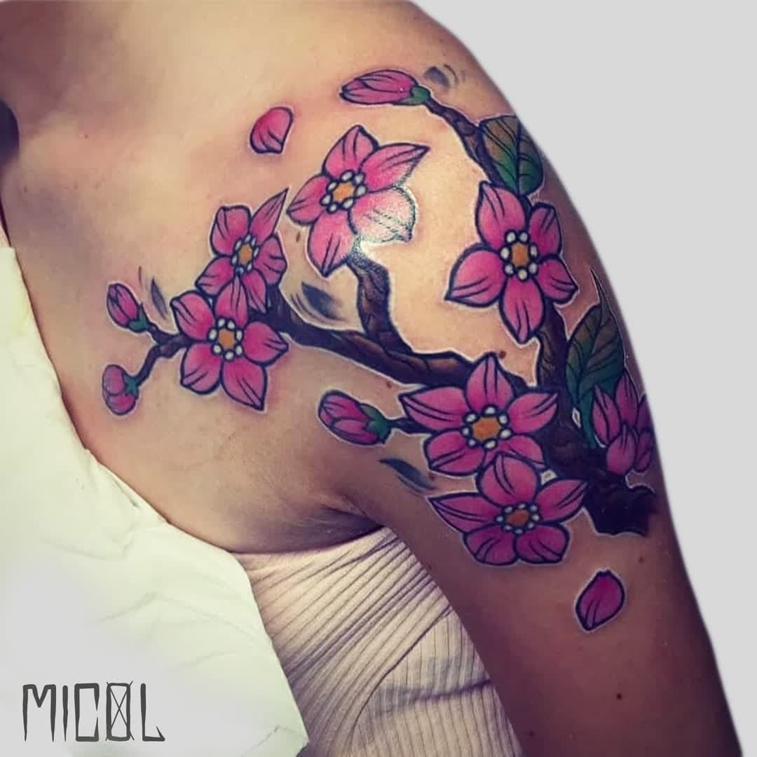 Fiori di ciliegio 🌸 realizzati dalla nostra resident artist @mikymicoltattoo ⠀
.⠀
.⠀
#tattoo #tattoos #tat #ink #inked #inkgirl #inkedgirls #flowertattoo #flowerscolortattoo #fioridiciliegiotattoo #traditional #traditionaltattoocolor #colorink #colored #tattoocolor #inkedcolor #colorinktattoo #pitbulltattoo #milanotattoo #siziano #amazingtattoo #thebestitaliantattooartists #loveink #tattoolovers