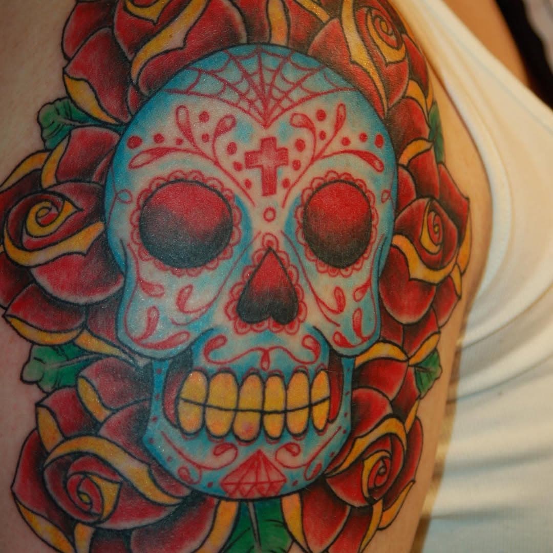 Cool sugar skull and roses I did awhile back.
.
#wisconsin #Milwaukee #mke #414 #262 #wisconsintattooartist #milwaukeetattoo #milwaukeetattooartist #midwesttattoo #midwesttattooartist #blackwork #tattooing #tattoo #tattoos #tattoodesign #traditional #traditionaltattoo #americantraditional #boldwillhold #brightandbold #flash #tradtattoos #realtattoos #blackclaw #nofilter #sugarskull #diadelosmuertos