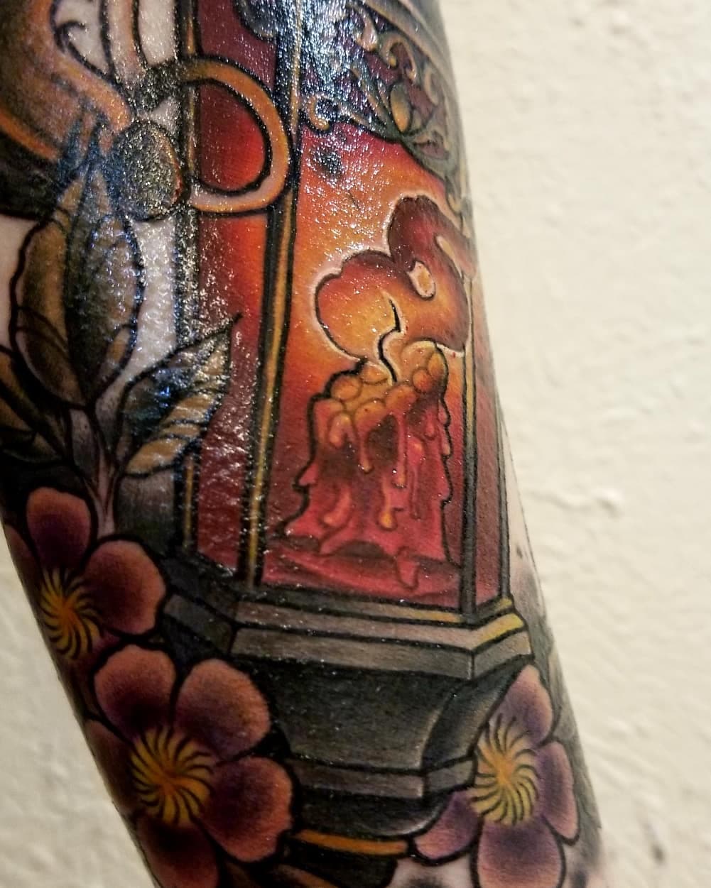 Some Neotraditional goodness from our artists @jojo.mojo.tattoos !! What do you think of the neotraditional style?? #neotraditionaltattoo #neotrad #colortattoos #boisetattooers #idahotattooers #lanterntattoo #candletattoo #floraltattoo #tattooreveal #tattoorevealvideo