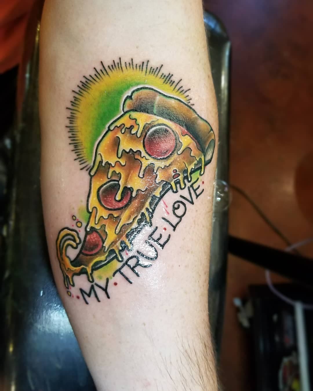 Super fun tattoo by @jojo.mojo.tattoos 
#foodtattoos #colortattoo #pizza #pizzatattoo #neotrad #neotraditional #funtattoos #tattoorevealvideo #tattoovideos #boisetattooers #boiseidahotattooartist #idahotattooers #boiseidaho