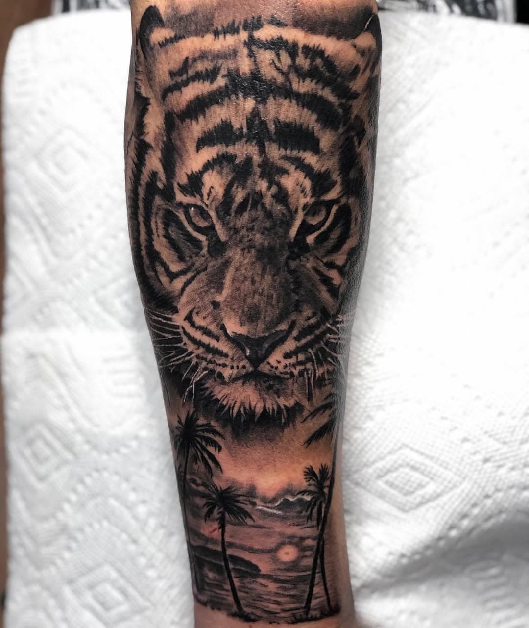 Tiger with some scenery💉
Swipe<—— to see video and *NO FILTER or ANY editing done on photo or video.
.
.
#tiger #tigertattoo #animal #animaltattoo #bengal #scenery #tattoo #blackandgreytattoo #insta #instagood #instadaily #instaart #art #artist #igers #igdaily #igtoronto #torontotattooartist #toronto