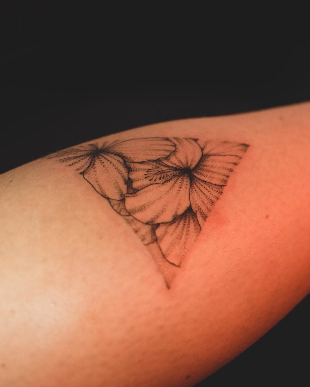 Floral feita na @mmarjo.s 
Obrigado pela confiança ❤️
.
.
.
#blackworktattoos #tattoo2me #cabanatattoo . .
.
.
.

Tatuador @giacomogoes 
Duvidas e orçamentos por direct ou whats (51)99326-9636