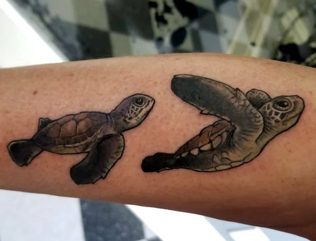 Throwback to these little sea turtles done by our newest resident artist @artfiend_ink -
-
#shervin #bloodlinesgallery #tattoo #tattoos #tattooed #tattooedguys #seaturtles #seaturtletattoo #oceantattoo #animaltattoos #tattooedgirls #ink #inked #colortattoo #realism #realismtattoo #Pittsburgh #pittsburghtattoo #pittsburghtattooshop #412