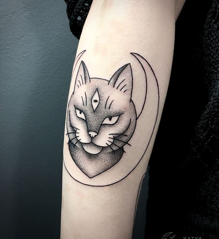 Второй элемент колдунско-алхимического рукава - трехглазая кошка
😼🌙

#shelesttattoo #катяшелест #tarottattoo #cattattoo #moontattoo #graphictattoo #татумастерспб #татуспб #tattoospb #татупитер