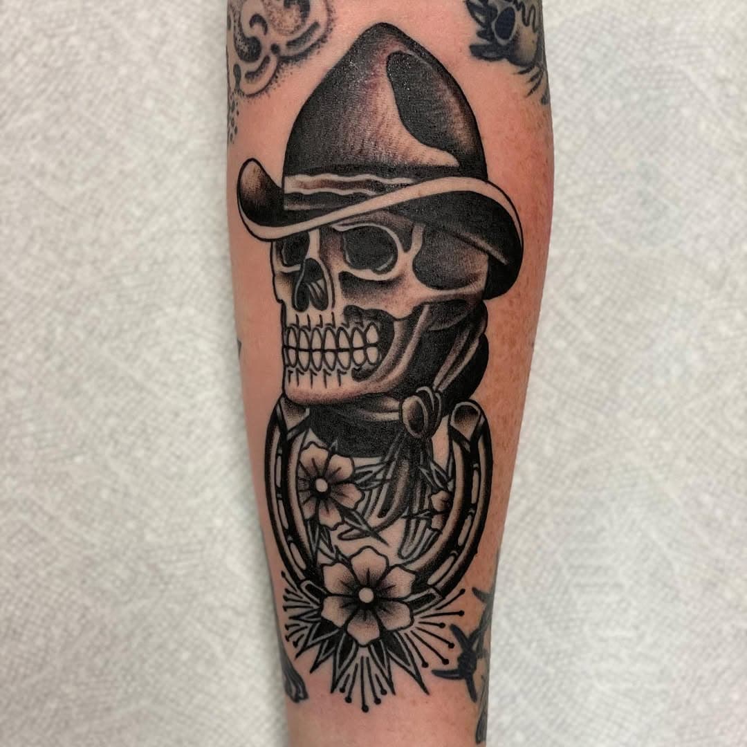 Piece by @babyhandstattoo We are currently appointment only! We are all booking late August and early September. If you’d like to schedule an appointment, contact your artist directly via Instagram
.
.
.
.
.
#tattoo #tattooartist #tattoos  #lakelandtattooshop  #tattooshop #lakeland #lakelandflorida #lakelandtattoos #lakelandtattooartist #kingpintattoosupply #thesolidink #solidink