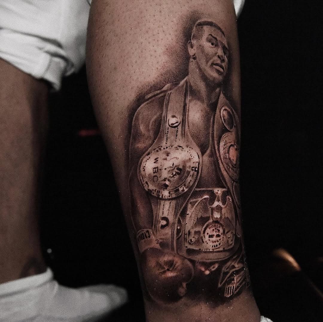 Iron Mike 🥊 
.
.
@miketyson  @chino_papichulo 
@anbu.ink 
Powered by 
@fytsupplies @fytcartridges @fytemerald 
#miketyson #imback #boxing #champion