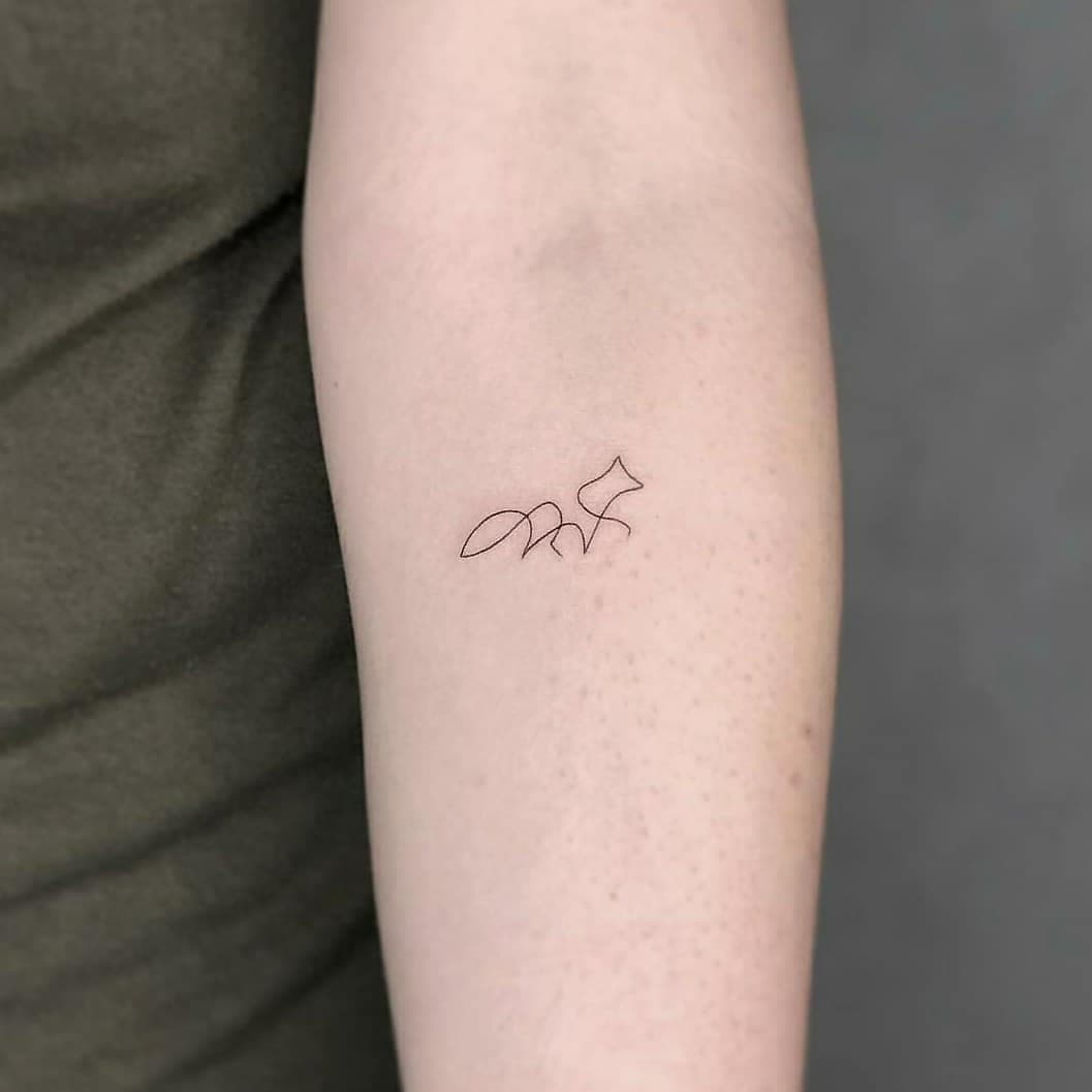 .
.
In Asien gilt der Fuchs als Symbol für Langlebigkeit und Schlauheit, aber auch als Bote oder als Geist toter Seelen.
.
.
Für eine Buchungsanfrage kontaktieren Sie uns bitte über
✉️ www.inktasticffm.com/contact ✉️
und wählen Sie „Minitattoos“.
Wir werden Ihnen so schnell wie möglich antworten.
.
.
For Booking request, please contact us via
✉️ www.inktasticffm.com/contact ✉️
and choose “Minitattoos”.
We will try to answer you back as soon as possible.