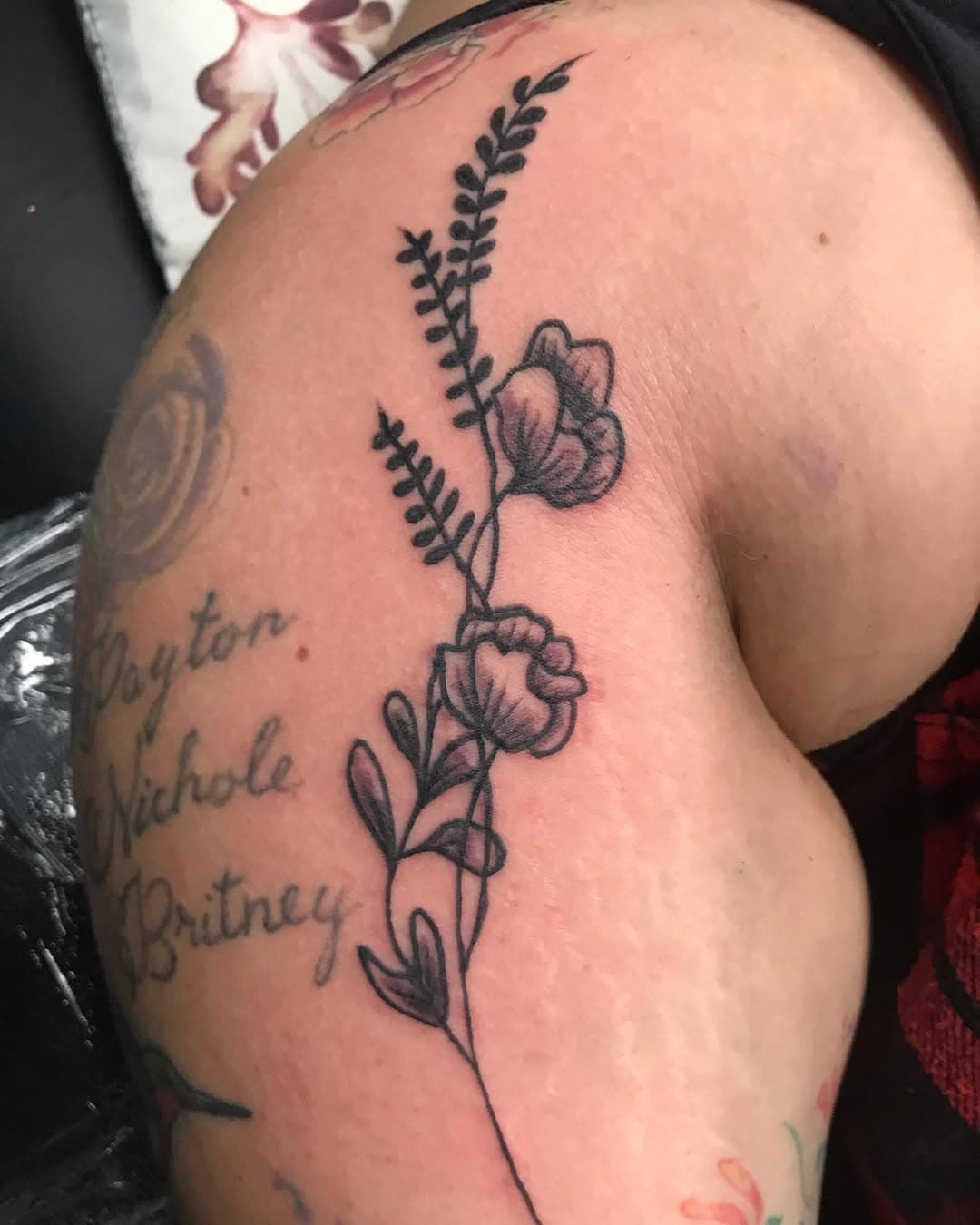 These were fun #tattoo #tattooing #tattoos #ink #inked #fun #flowers #flowertattoo #dowhatyoulove