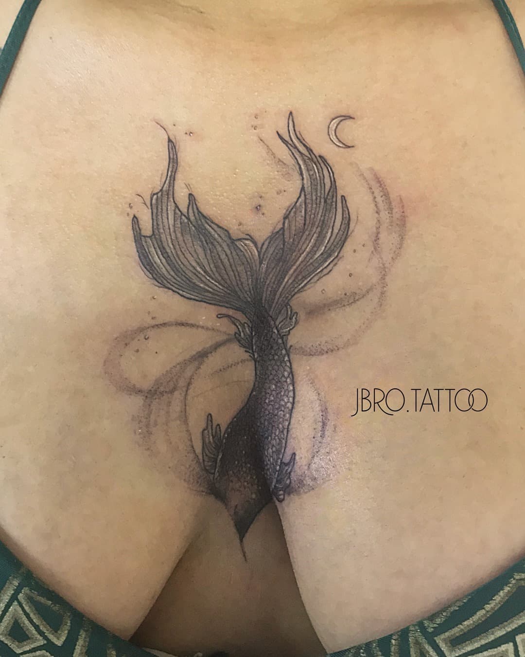 Sereia mergulhando para @caceres.mi :D⠀⠀⠀⠀⠀⠀⠀⠀⠀
Feita no @oldskulltattoocwb⠀⠀⠀⠀⠀⠀⠀⠀⠀
⠀⠀⠀⠀⠀⠀⠀⠀⠀
Mermaid for Milena ;)⠀⠀⠀⠀⠀⠀⠀⠀⠀
Appointments for 2021 in Germany via DM ;*⠀⠀⠀⠀⠀⠀⠀⠀⠀
⠀⠀⠀⠀⠀⠀⠀⠀⠀
#tattoo #tatuagem #blackink #black #desenho #ilustração #animação #cicatrizada #femaletattooartist #tatuecomoumagarota #blackwork #fineline #tattoofina #bold #tattoocwb #curitiba #munich #muenchen #bayern #murnau #tatowiererin #taetowieren #tätowieren