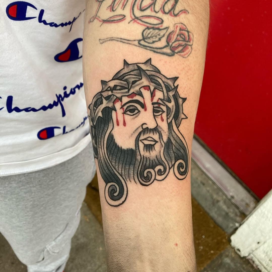 Traditional Jesus done by @cooter_tattooer  #traditional #traditionaltattoo #traditionalartist #oldtattoo #oldschooltattoo #tattooartist #tattooart #ink #inked #aztattooer #prescotttattooer #whipshaded #spicywhips #whipshading #boldwillhold #jesustattoo