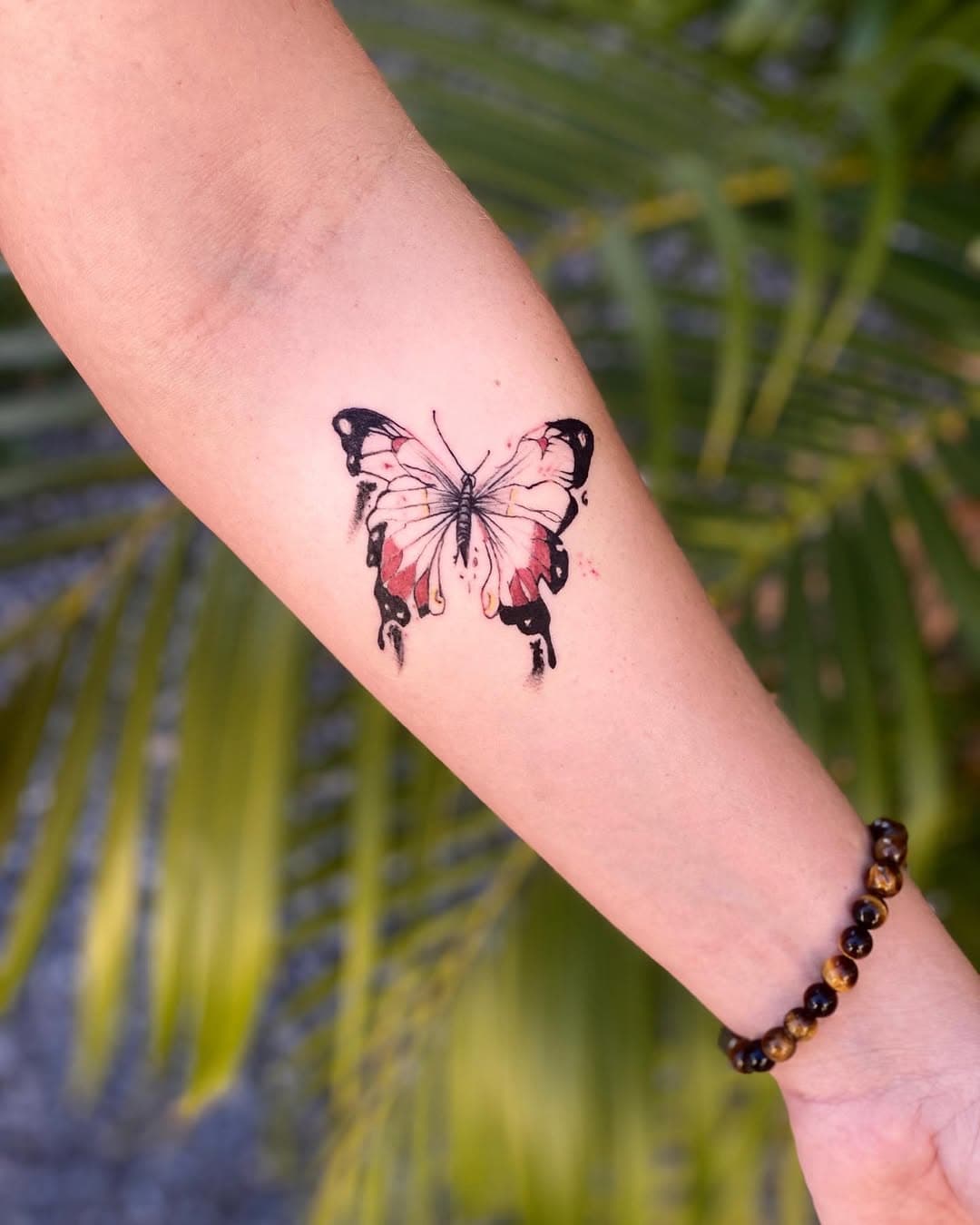 Arstist: @mirella_luz_3 
🦋
.
.
.
#tattoo #tattooink #tattoofemenina #tatuagemfemenina #tatuagemborboleta #tattooideas #mirellatattoo #tattooed #tattooworld #lovetattoos #tattootransformation #tattooart #eternaltattoosupply #cheyene