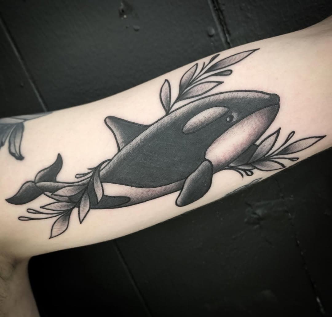 Blasted this whale tonight. Thanks @juliabassett for always getting rad shit! 🤙
#tattoo #tattooartist #art #artist #tattoos #traditionalart #traditionaltattoo #traditionalkings #blackwork #blacktraditional #whale #whaletattoo #tattoosforwomen #girlytattoos #daytonabeach #florida #floridatattooartist #electricsharktattoo