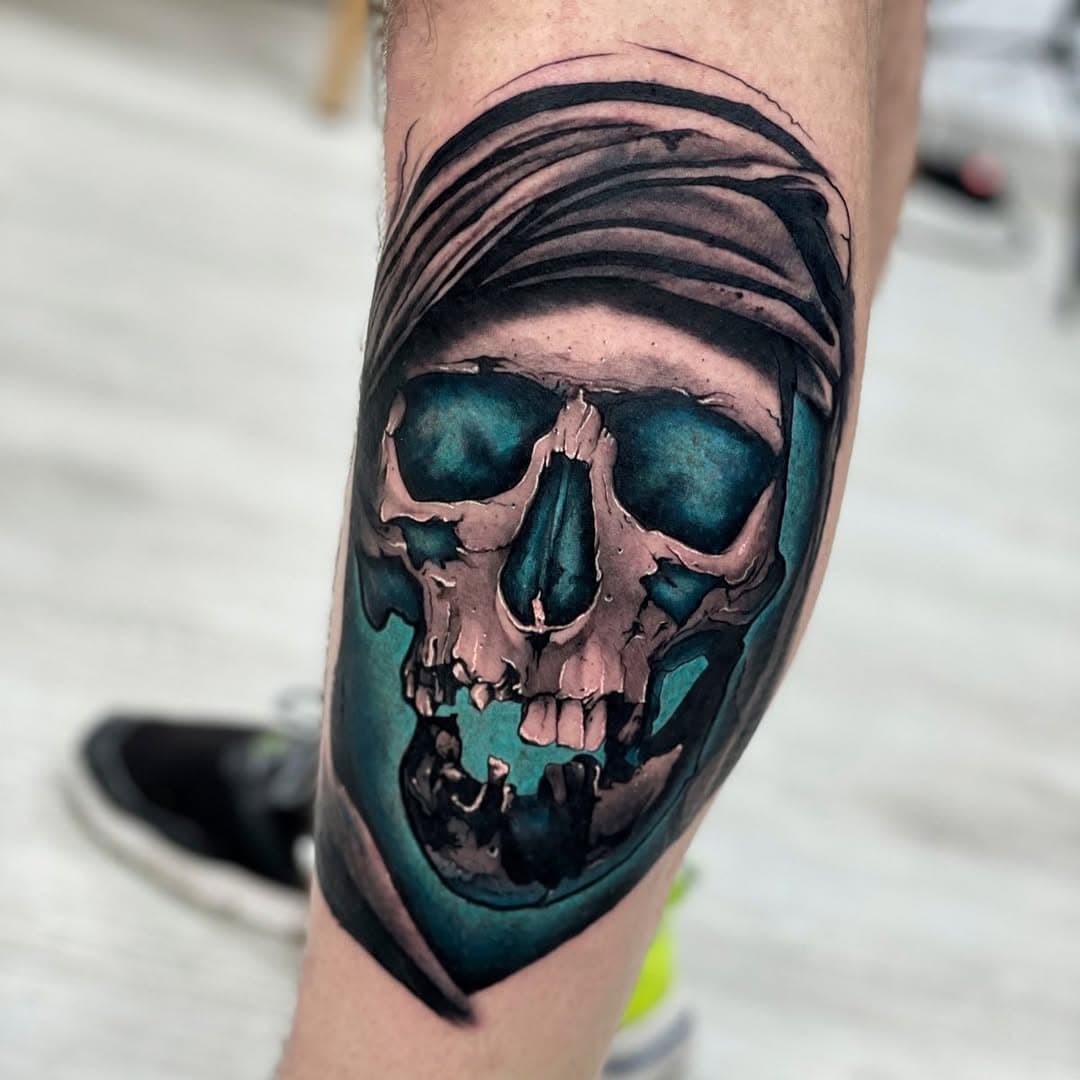 Y aquí el resultado de la primera sesión de uno de mis diseños deisponibles. Espero que os mole.
 Realizado por @emijos.tattoo 
#emijos #tattoo #jaen #jaentattoo #skulltattoo #skull #calaveratattoo