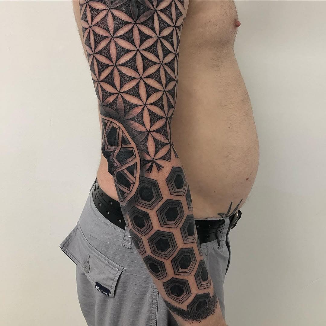 Sacred geometry sleeve !! First session . More to come ! Thanks for the love and support!
•Follow me @cclarktattoo for more
•
•
•
•
•
#tattoo #tattoos #tattoomodel #tattoosociety #tattoosleeve #tattoostudio #tattoosketch #tattooofinstagram #inkgirl #inktattoo #inktober #inked #tradtattoo #neotraditionaltattoo #tattooist #awesometattoo #inkdrawing #tat #thebesttattooartistspain #blackworkerstattoo #worktattoo #lineworktattoo #tattooworkers  #blackandgreytattoos