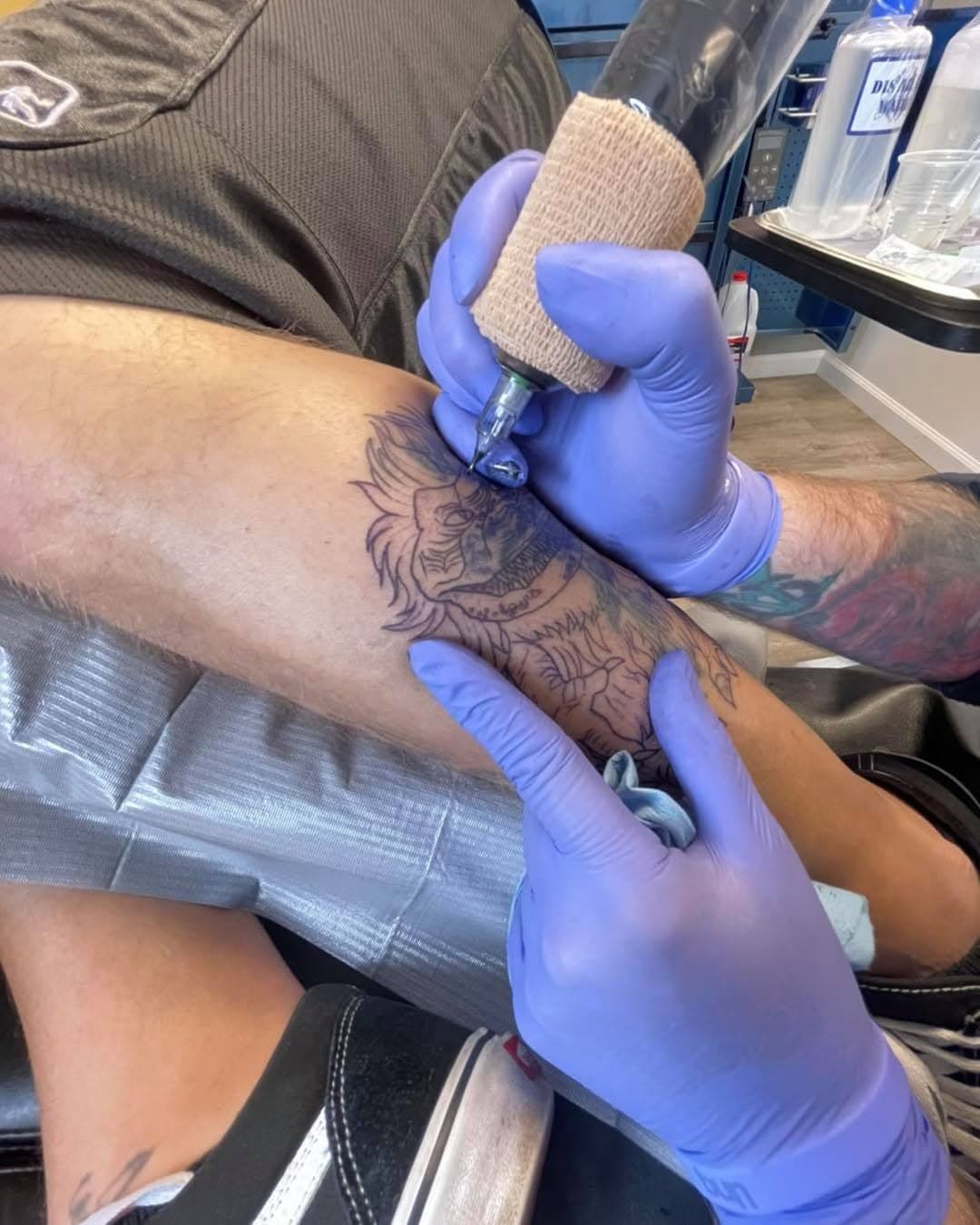 Another busy day here today! I honestly don’t know if I’ll get used to seeing the building full of people again after a year of appointments only lol Happy New Tattoo Day!!