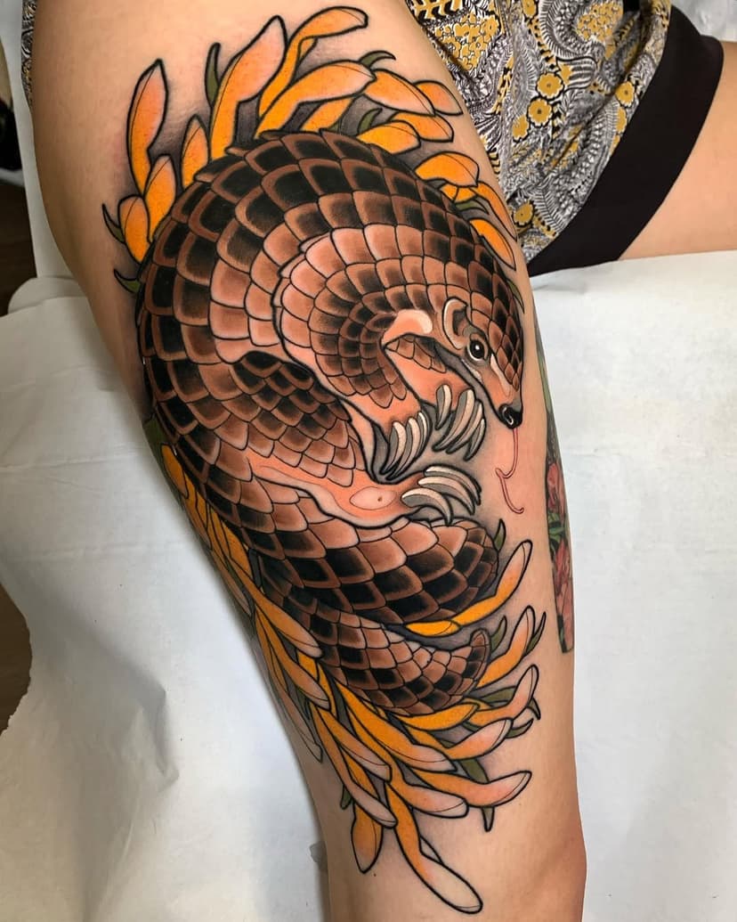 Terminado pangolin de @lauri10mil disfrute mucho haciéndolo, mil gracias 🙏🏼 #christiandr #christianporcamiseria #neotraditionaltattoo #neotraditional #pangolins #pangolintattoo #goldeneyezgz #goldeneyezaragoza #zaragozatattoo #acturtattoo #zaragoza #actur #spain