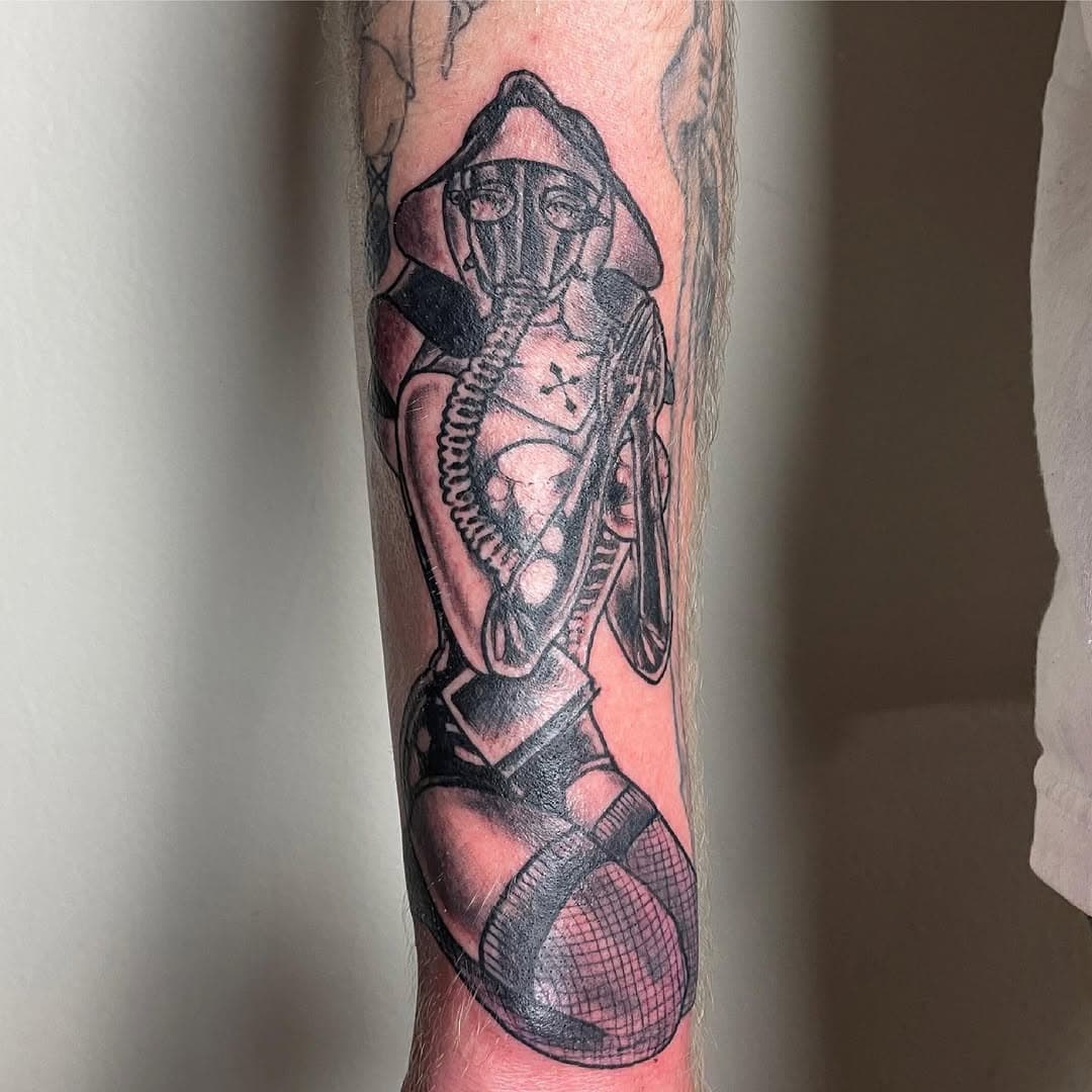Apocalypse nun for Patrick! #blackandgreytattoo #apocalypse #gasmask #nuntattoo #sf #doomed