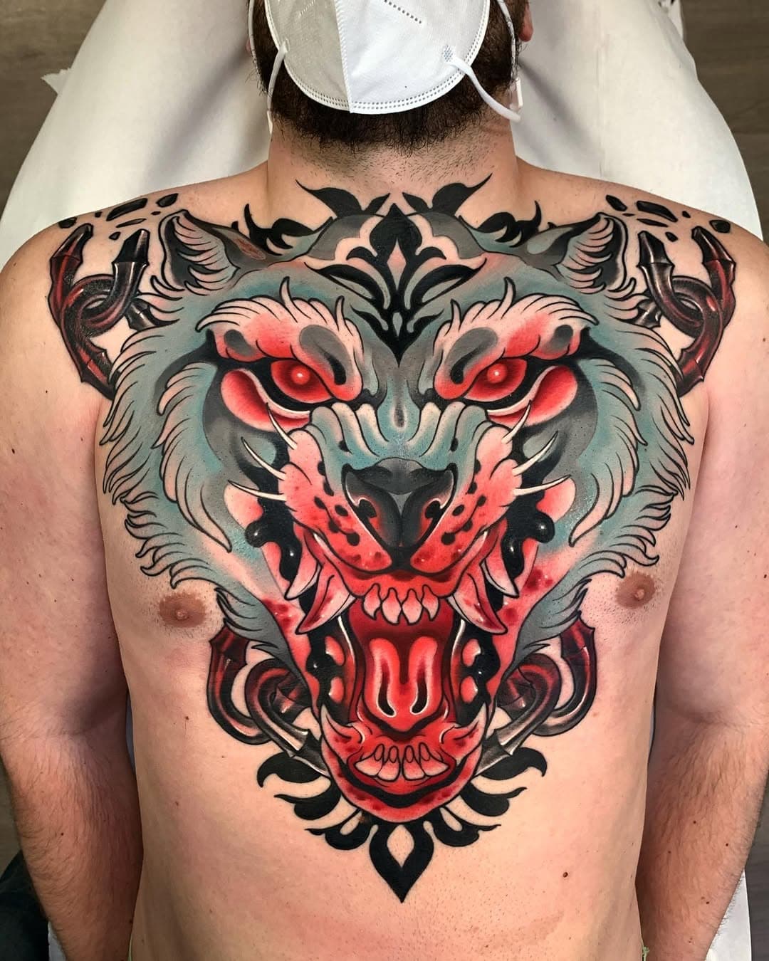 Terminado el pequeño lobo🤣 para @franxesk_ali , calienta que salimos!! 🚲😆 realizado en @goldeneyezgz #christiandr #christianporcamiseria #neotraditionaltattoo #neotraditional #wolftattoo #wolf #goldeneyezgz #goldeneyezaragoza #zaragozatattoo #acturtattoo #zaragoza #spain