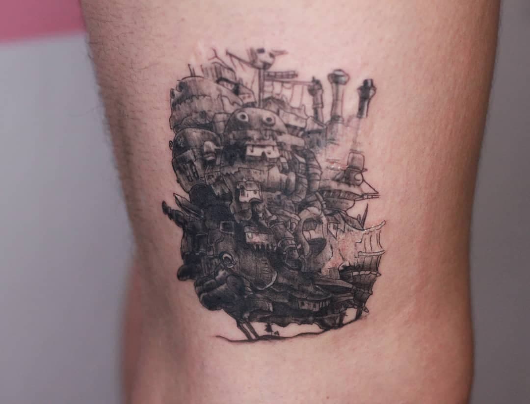 Castelo Animado feito pela nossa tatuadora residente @nyck.art 
.
.
.
.
.
#tattoo #ilustração #tatuagem #casteloanimado #studioghibli