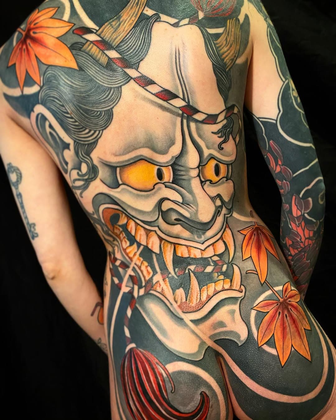 TULUM 
Book open 
Info & appointment in prívate 
February/ Febrero 
-Hannya mask -
Finally finished this backpiece!
Thanks Nicole for trust me,one of the best client I’ve ever had! 
Let me know what you think about and Feel free to share and comment! 
#backpiece #backpiecetattoo #hannyamask #coveruptattoo #hannya #japaneseirezumi #japanesebackpiece #japanesegirl #artoftheday #picoftheday #tattoooftheday #tattooedgirls #irezumi #amazingink #bodyart #neojapanese #neotraditional #neotradeurope #neotraditionaltattoos