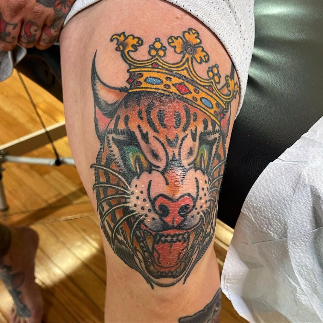 #RIP #bobcat #wildcat #bigcat #traditional #traditionalcat #traditionaltattoo #tradcat #traditionalart #kneetattoo #colortattoo #rochesterny #rochestertattoo #brightandbold #newyork #pyramidarts #pyramidartstattoo