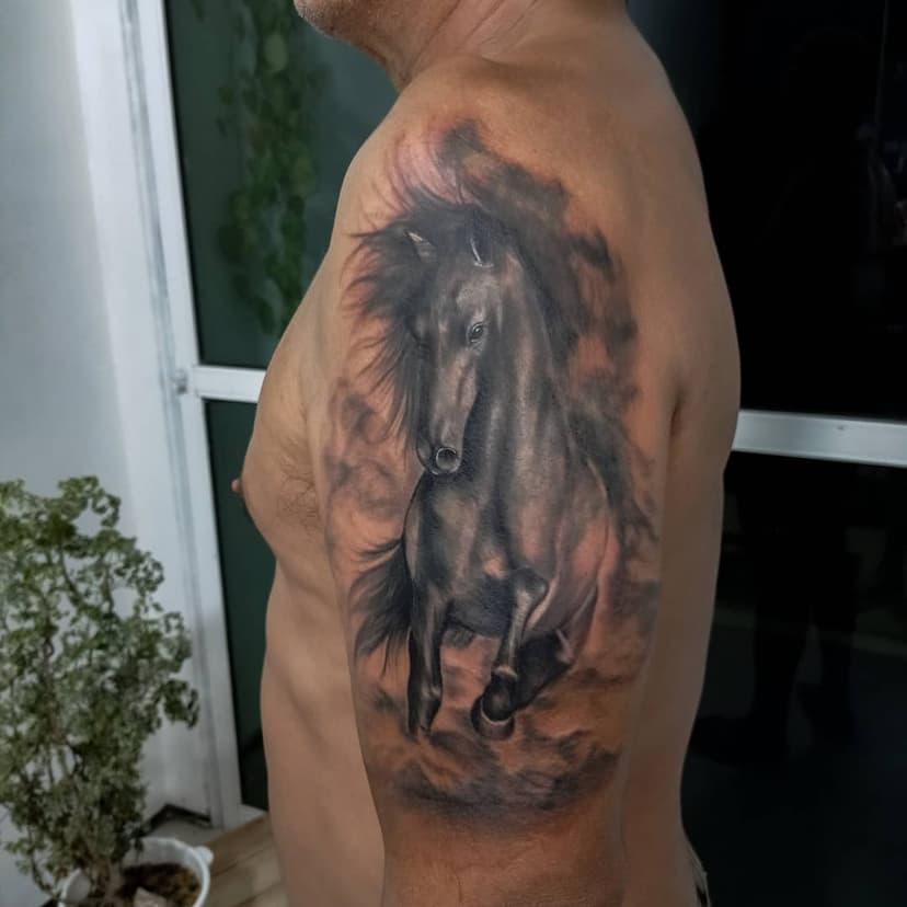 Vamos cobrir sua tão indesejada tattoo ? 
Clica no link e já marca teu agendamento !
#coveruptattoo #josewaltertattoo  #josewalter 
#cavalotattoo #tattoohorse #cidade2000 
#fortalezaceara #inktattoo