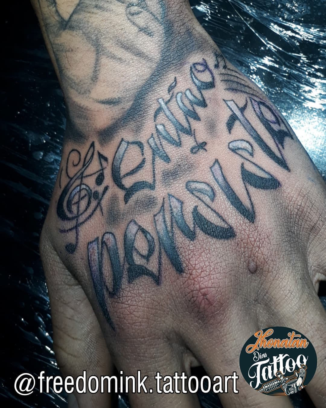 Orçamentos 19989751343

#TATTOO #tattooink #ink #tattooart #tattoocolor  #tattooartist #tatuagem #inkforlife #jhonatandias #freedominktattoo #jhoutattoo #jhouink #jhou #vem #everlast #eletrikink #electrapopmachine #easyglowink