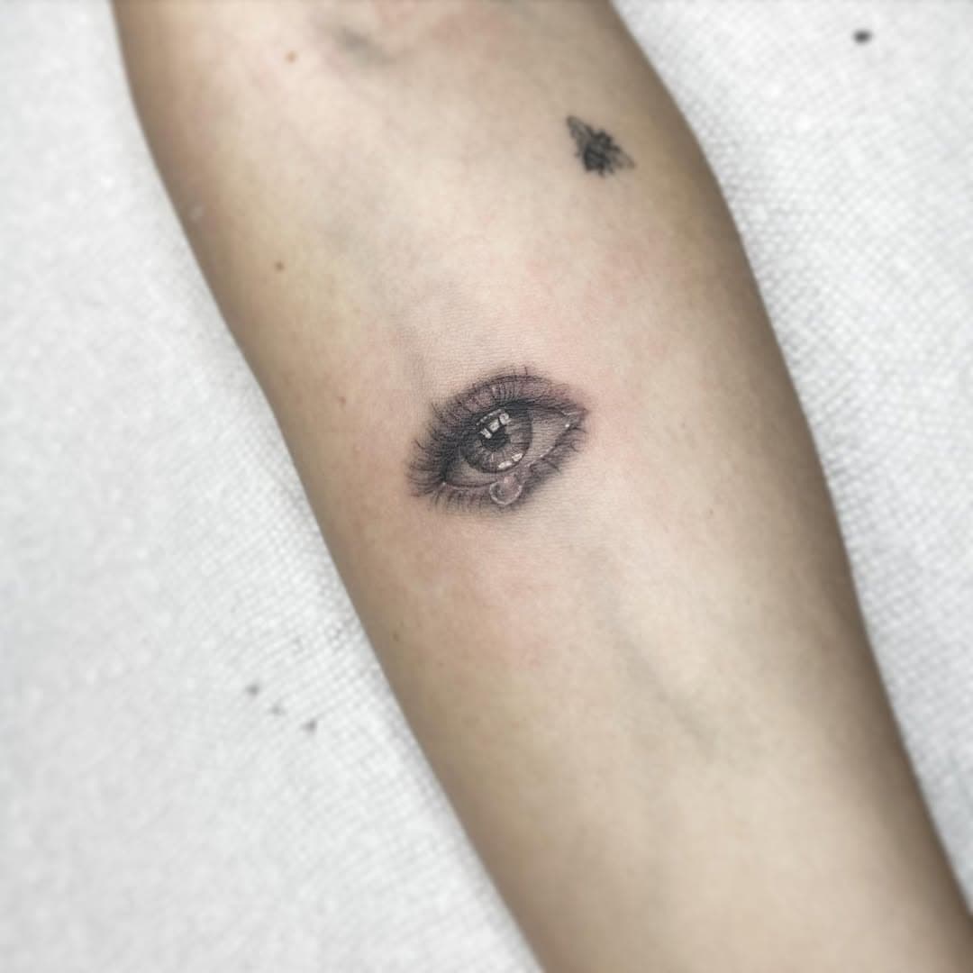 Love tiny realism tattoos🤍
•
•
#tattoo #tattoos #art #artist #artwork #ink #inkedmag #sanantoniotattooshop #satx #sanantoniotattooartist  #texastattoos #Texan.tattoos #inkmaster #petportrait #petportraitartist #finelinetattoos #singleneedletattoos #singleneedle #daintytattoos #tattoosbymeganfox #puppies #kittens #cats #dogs #animaltattoos #sleeve #tattoosleeve