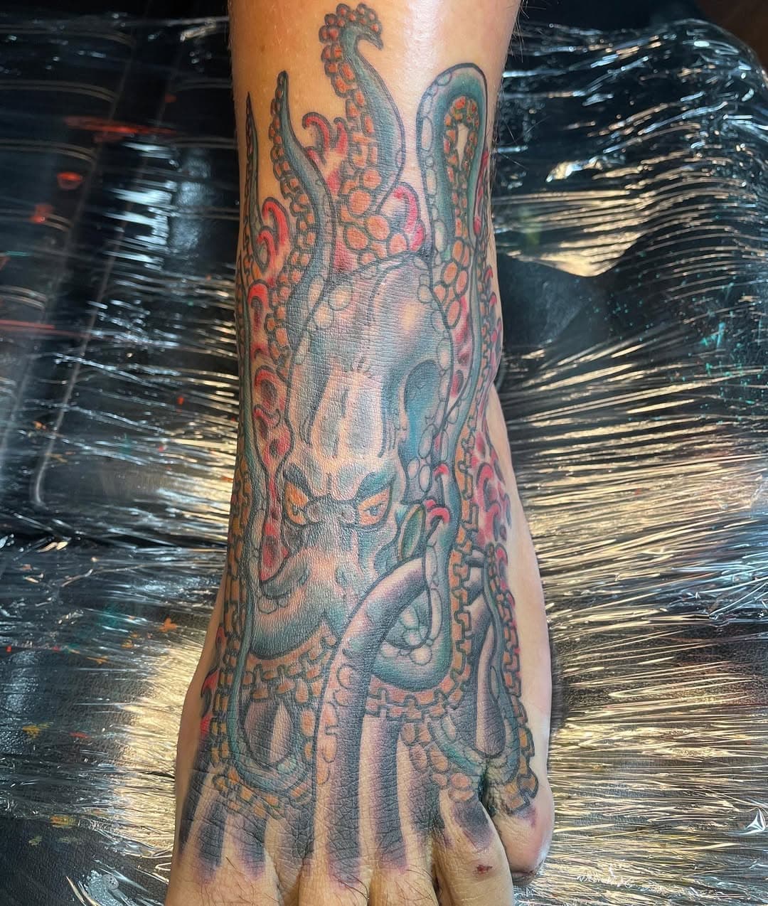 Octopus for @tomtom67 thank you so much! #octopustattoo #foottattoo #scholartattoo #sftattoo #sfmission