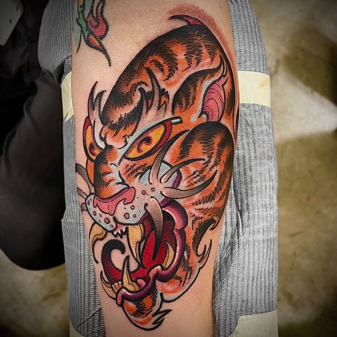 Tiger from my flash. Done at the Denver show! I’d love to tattoo more tigers!! 
.
.
.
#zachbowdentattoos
 #trippytrad #tattoo #tattooed #tattoos #tattooartist #ink #neotraditional #neotraditionaltattoo #neotrad  #neotraditionaltattooers #neotradartist #sanidermsponsoredartist #industryink #kingpintattoosupply #neatbutter #eternalink #blackwork #hivecaps #neatbutter #stencilstuff #floridatattoo #tampatattoo #tampatattooartists #stpetetattooartist #stpetetattoos #electricgoldtattoo #electricgolddowntown #ogsupply #solidink