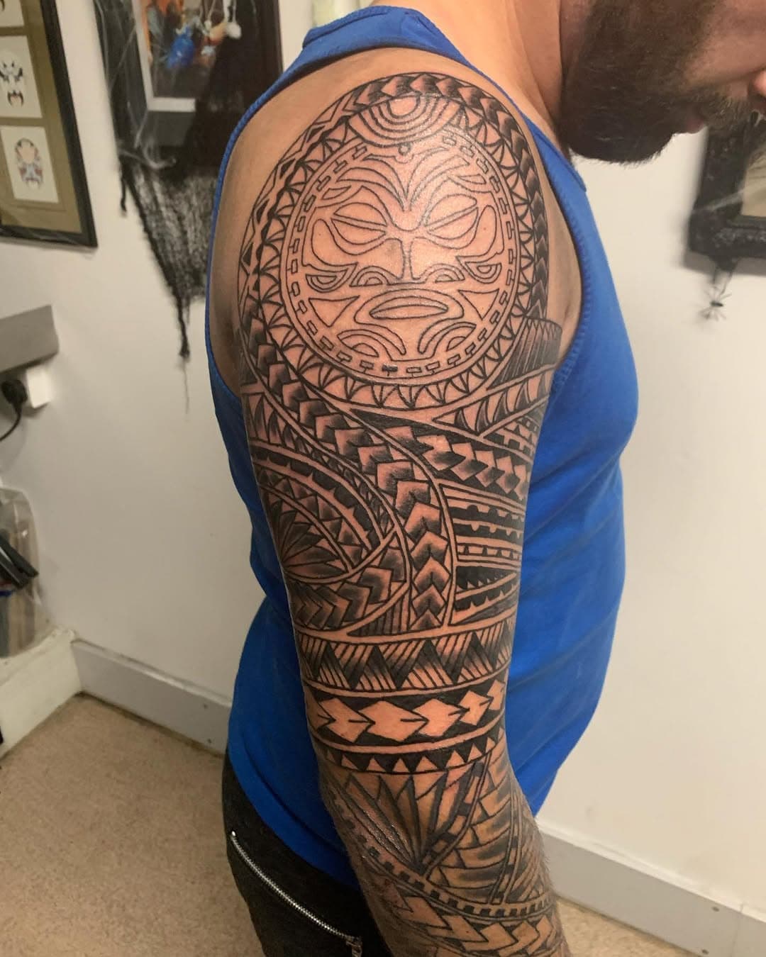 My man from Portugal is hardcore, sat for a 9 hour sitting on this upper arm second session of hand drawn Polynesian yesterday, part stencil with around 50% freehanded on so it would wrap right round his arm, thats a full wraparound shoulder to cuff sleeve in 2 sessions, total of 17 hours with a couple to go on the mask and a few possible touchups...💚💚💚💚💚
#TattooNearMe #TattooStudio #TattooShop #polynesiantattoo #OldEmpireTattoo #toparmtattoo #tribaltattoo #tattooist #tattooing #tradtattoo #traditionaltattoo #oldschooltattoo  #polynesiantattoo #polynesiantattoos #tattoos  #tattooed #allegoryink #aftercare #elgatonegro #elgatonegrotattoocare #tattooistlube #vegan #organic #blackpanther #organictattoo #veganaftercare #organicaftercare #usethelube @tattooeverythingsupplies @totaltattoo 
#totaltattoomagazine @oldempiretattoo