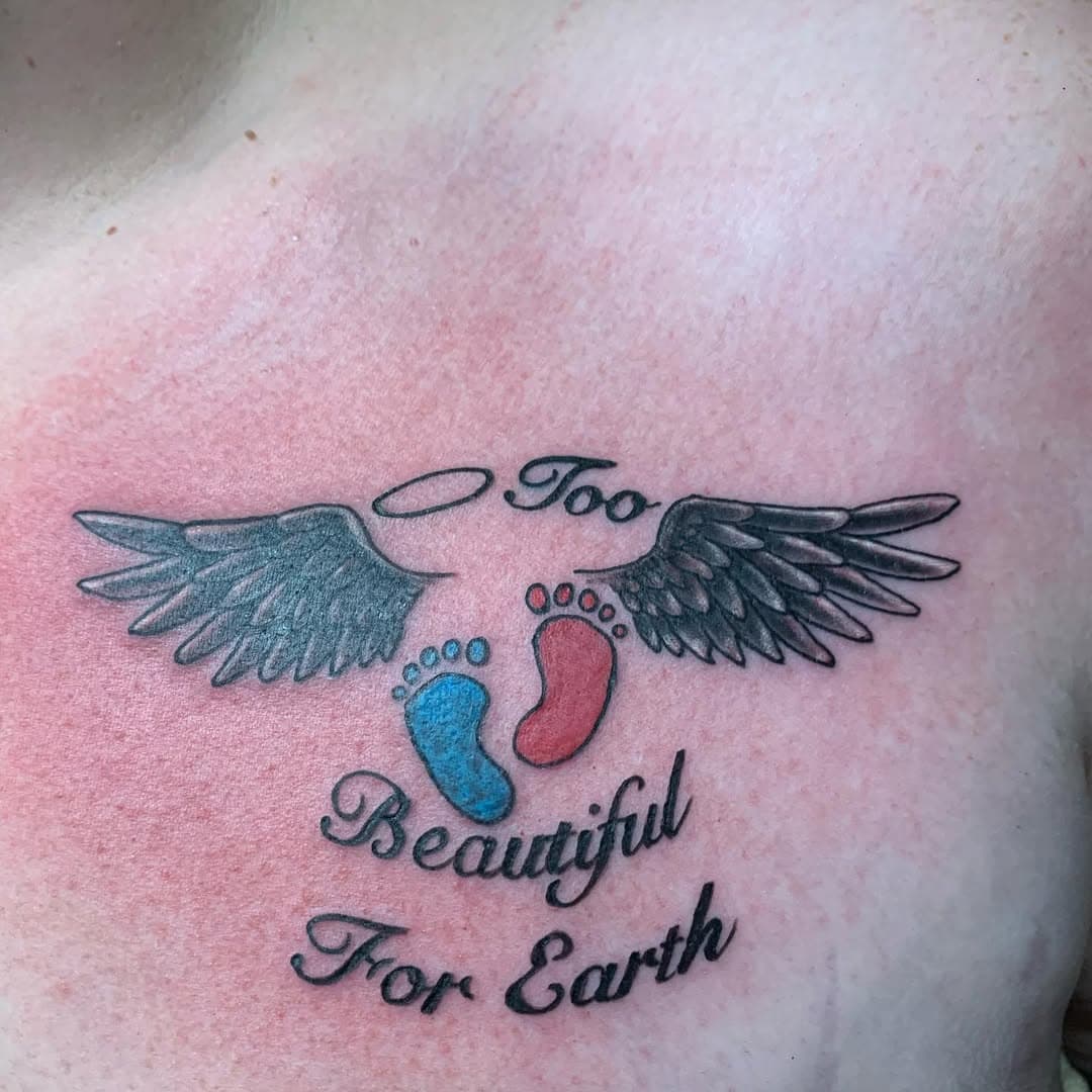 Memorial tattoo done today.....💚💚#Memorialtattoo #Footprints #Script #wingstattoo #OldEmpireTattoo #inkslingers #tattoo #tattooist #tattooing #blackandgreytattoo  #manchesterink #tattoos #colourtattoo #chesttattoo #tattooed #dermagloink #aftercare #elgatonegro #elgatonegrotattoocare #tattooistlube #vegan #organic #girlswithtattoos #organictattoo #veganaftercare #awkwardposition #organicaftercare #usethelube @tattooeverythingsupplies @totaltattoo 
#totaltattoomagazine @oldempiretattool