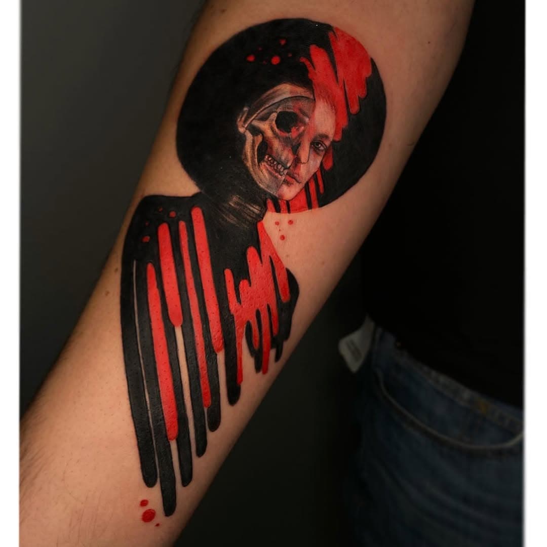 Gracias @pakobtv por elegir este diseño y el buen ratejo! 😊 

#tattoo #halloweentattoo #darkartist #darkness #darktattoos #skulltattoo #deathtattoo #radiantink #blackandredtattoo #tattoomagazine #tattoolife #tattooflash #albacetetattoo