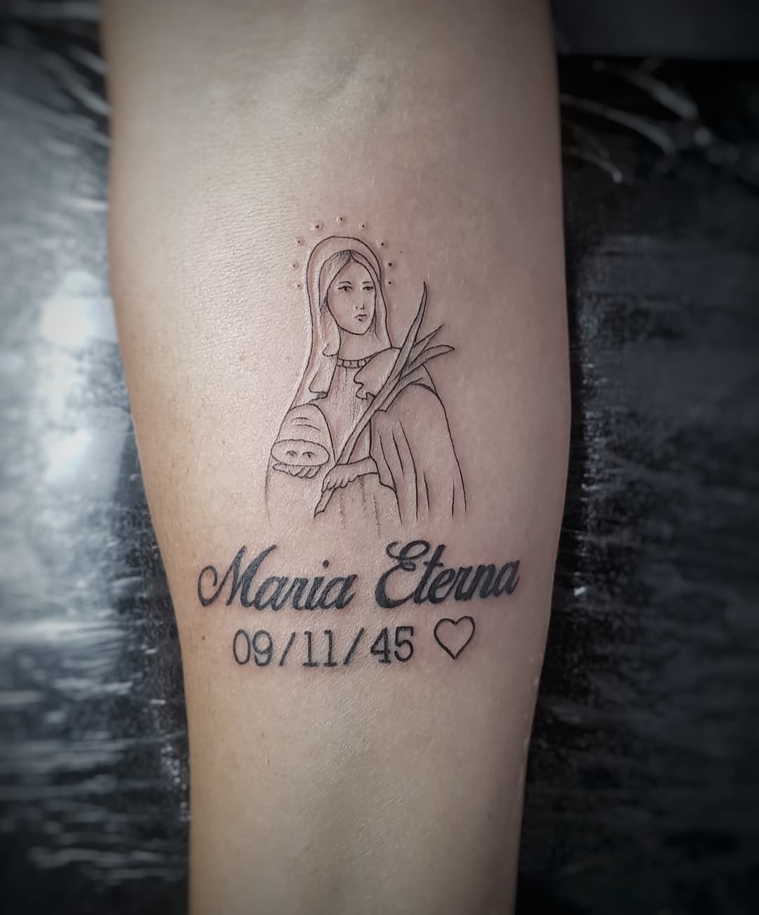 Fechamos o feriado com homenagem a vovó!
@liliane.ferreira12 muito obrigado!
.
.
.
.
.
#ricktattoo #tattoo #tatuagem #mg #electricink #mirage #easyglowpigments #santaluzia #tattoo #rodeiro