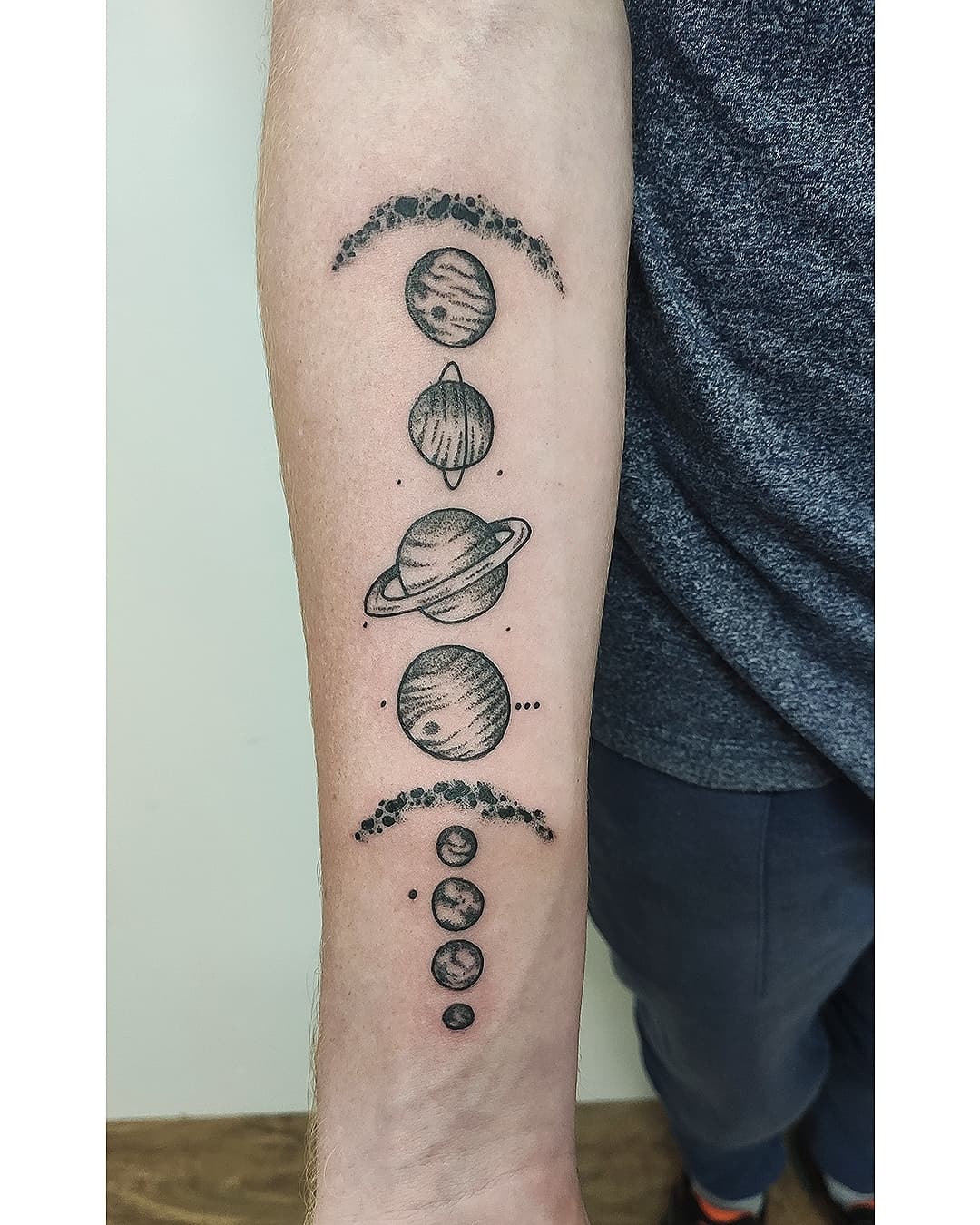 🌎🌑👾

✨ Curtiu essa tatuagem? Vamos fazer a sua?
📣 AGENDAMENTO WhatsApp 47 99208-9631 (link na bio)

#elpatrontattoo #jaraguadosul #jgs #tatuagem #tattoo #jaraguádosul #pontilhismo #traçofino