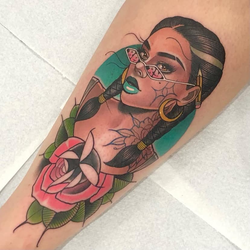 Sunday funday! Finally got to do this flash on Kate today, thanks again for sitting so well! 😎 @butterluxe_uk #rosetattoo #ladytattoo #neotradtattoo